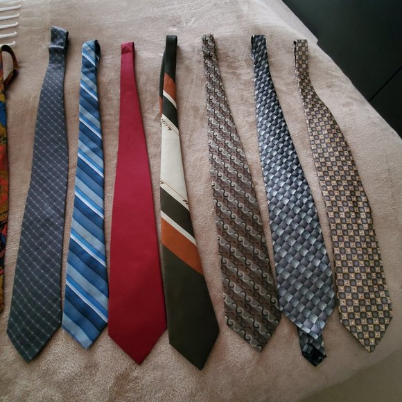 Set of Nine Elegant Ties - Picture 3 of 13